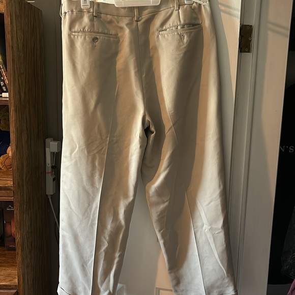 Men’s pleated khaki pants - Picture 5 of 8